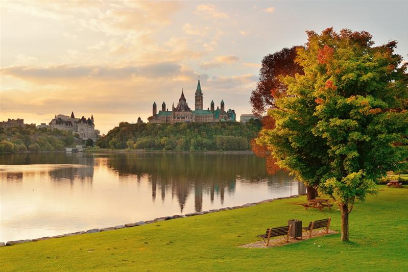 MONTREAL – OTTAWA			 			                                    (Số bữa ăn: 3 bữa)