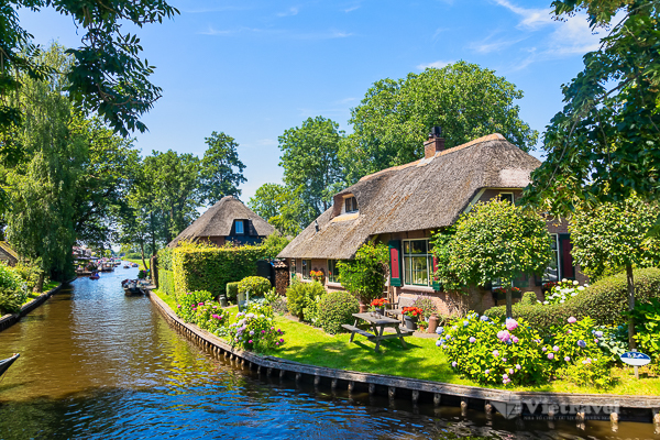 Amsterdam – Cologne