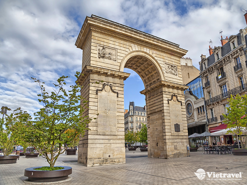 Lausanne – Dijon – Paris                                               
