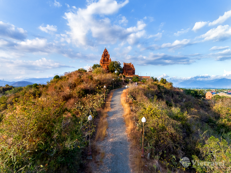 TP. HỒ CHÍ MINH - PHAN RANG - THÁP CHÀM - VĨNH HY (Cung đường tham khảo 313km)