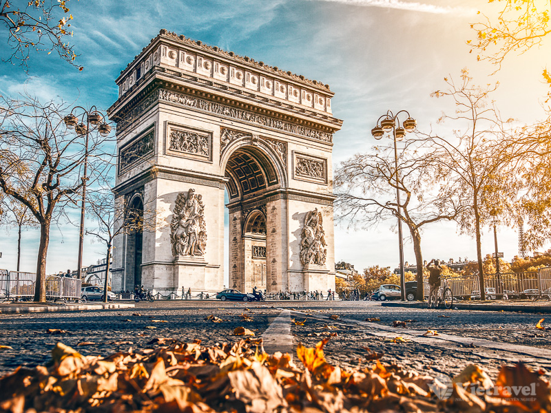  PARIS                                                    